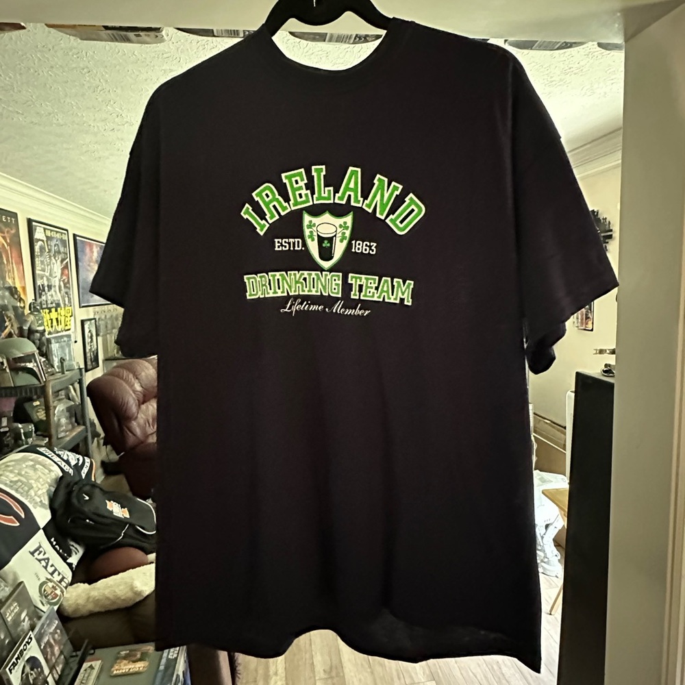 Fruit of the Loom Black Ireland Drinking Team Tee